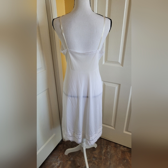 VINTAGE WHITE. LONG SLIP, SIZE 34 - Picture 7 of 13